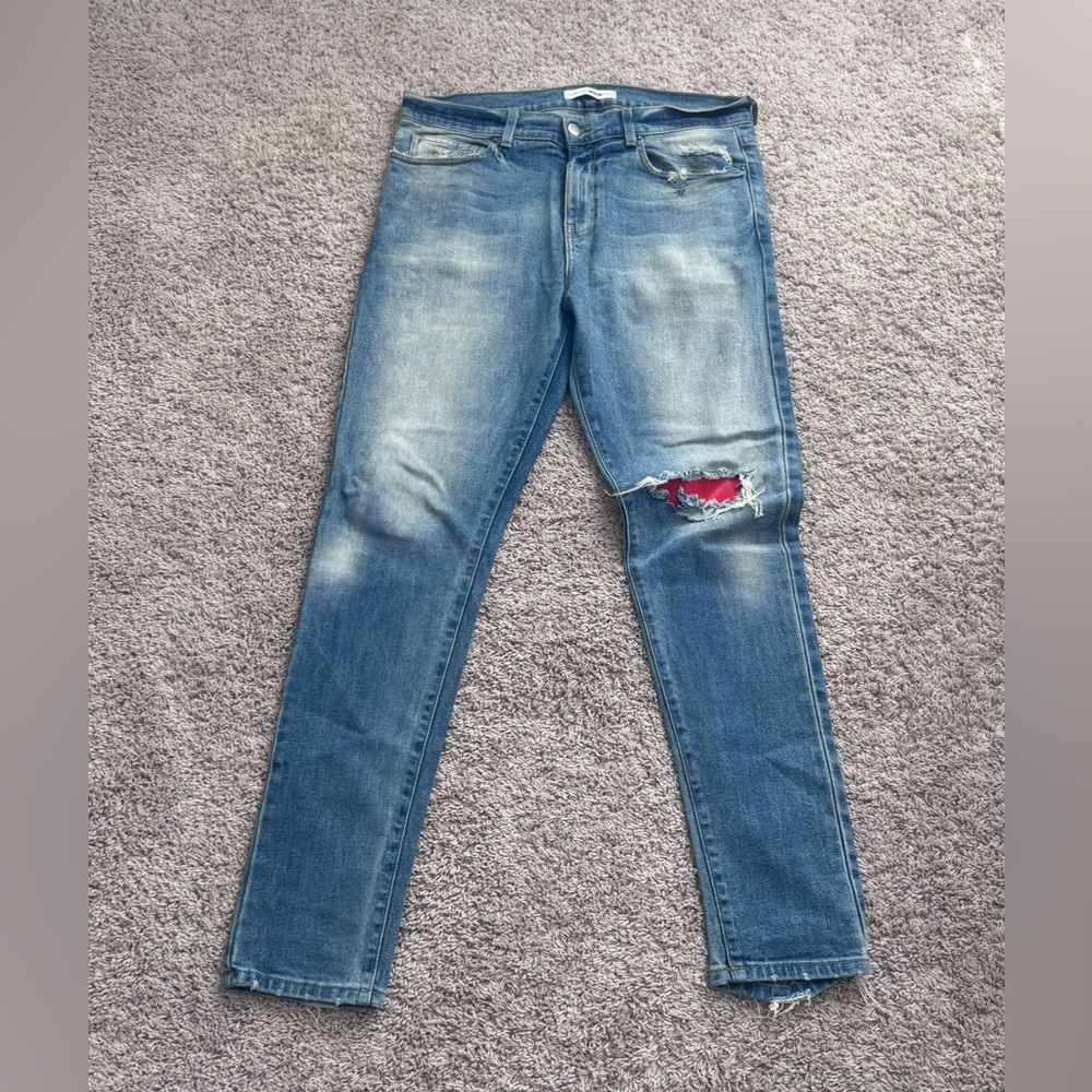 Men's Blue Distressed Knee-Rip Jeans